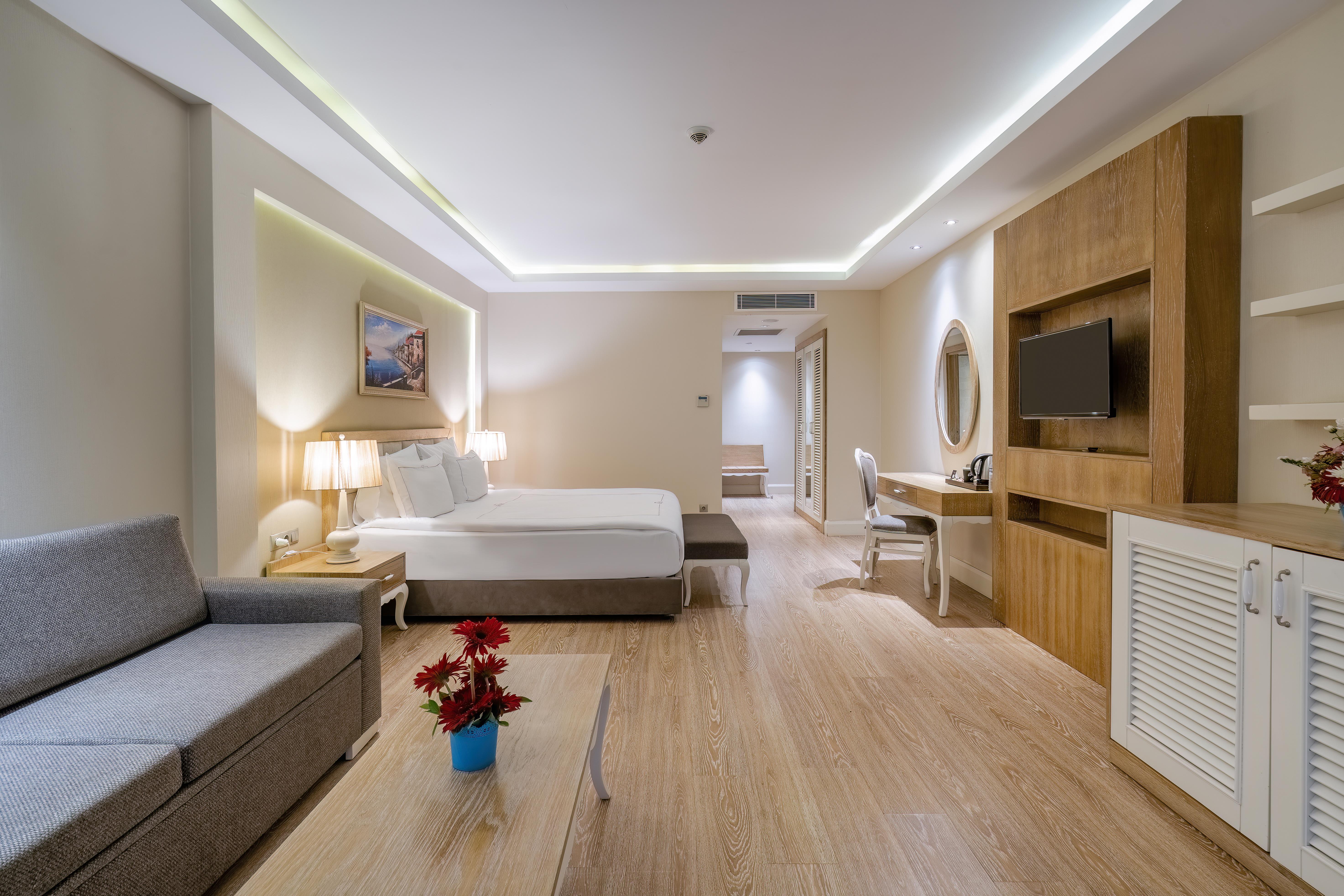 En az 2 yetişkin, En fazla 5 yetişkin veya 4 yetişkin + 1 çocuk.