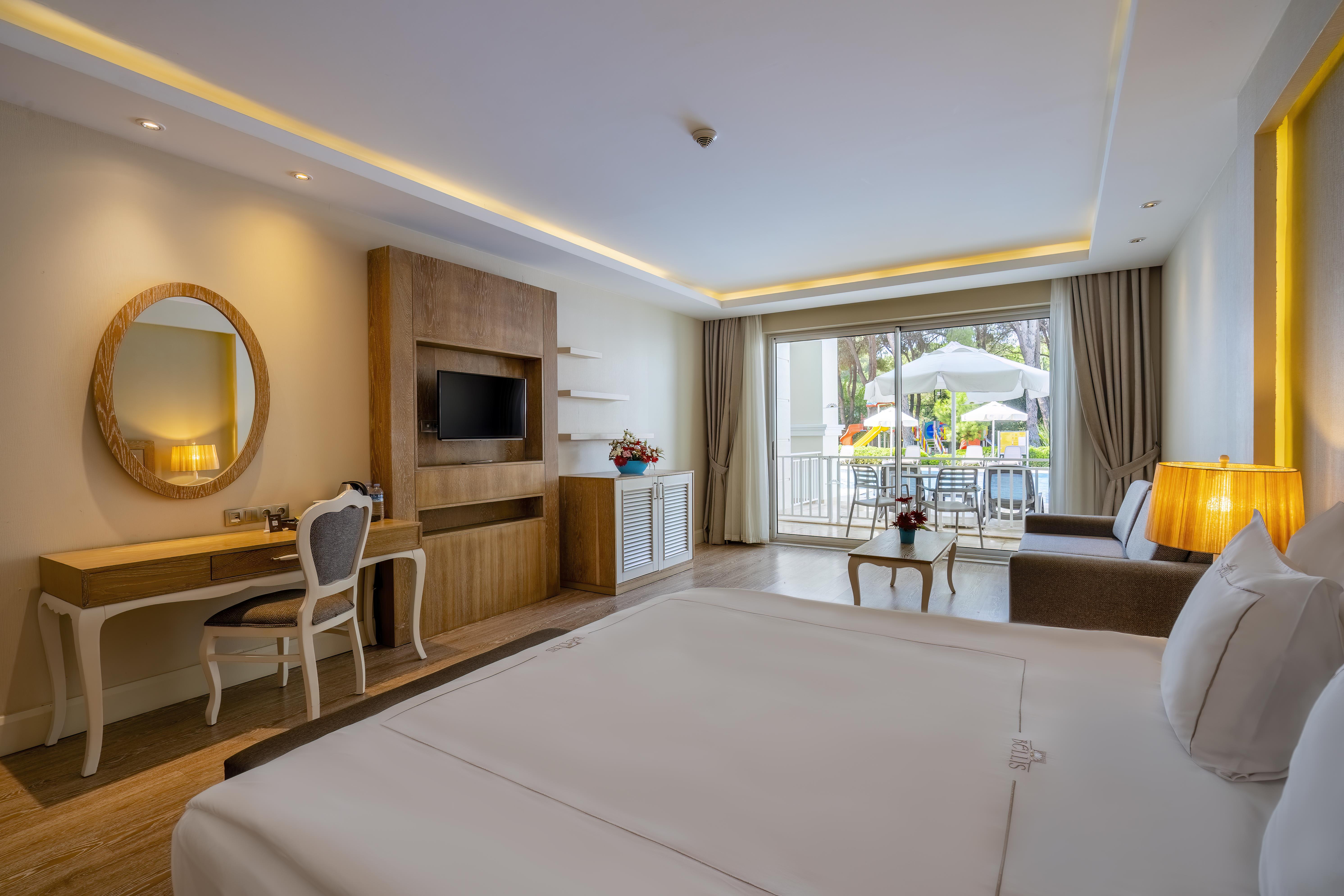 En az 2 yetişkin, En fazla 5 yetişkin veya 4 yetişkin + 1 çocuk.