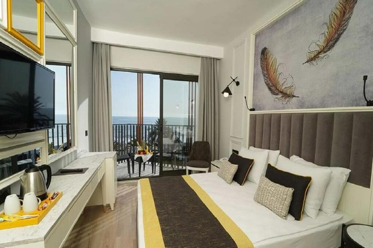 En fazla 3 yetişkin.