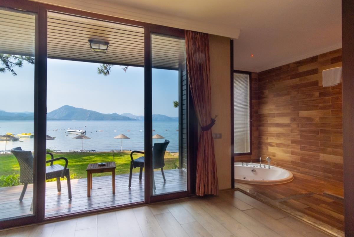 En fazla 2 yetişkin.