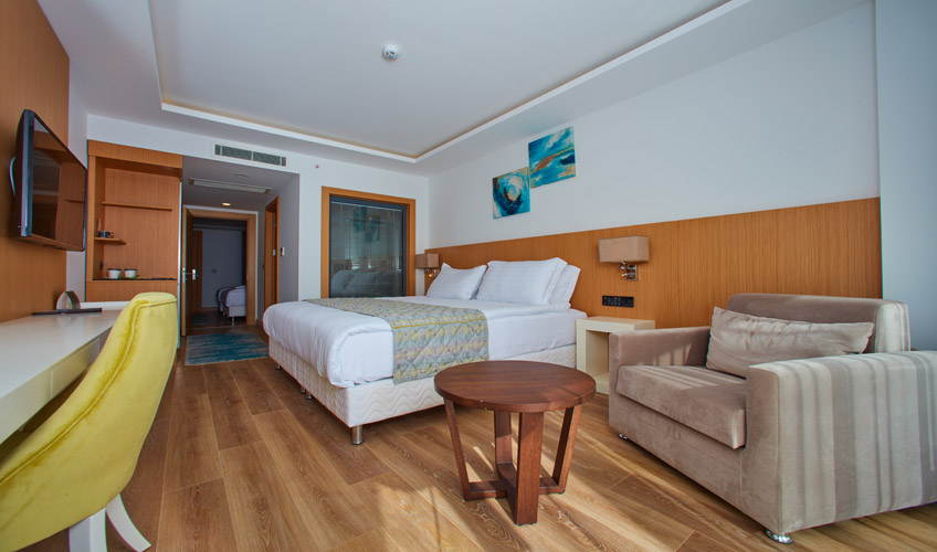 En az 2 yetişkin, En fazla 4 yetişkin.