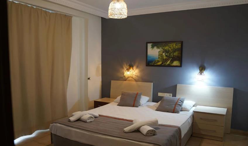 En fazla 2 yetişkin.