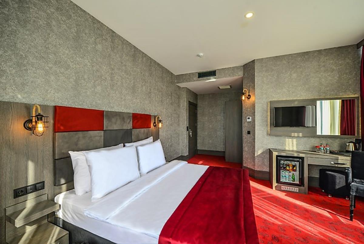 En fazla 2 yetişkin.