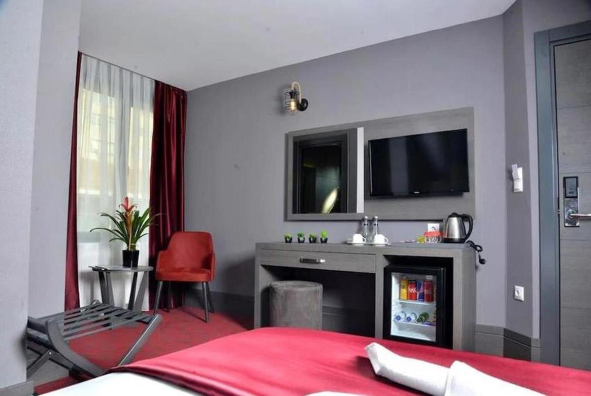 En fazla 2 yetişkin.