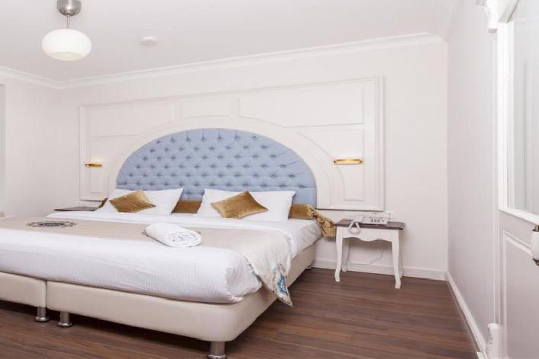 En fazla 2 yetişkin.