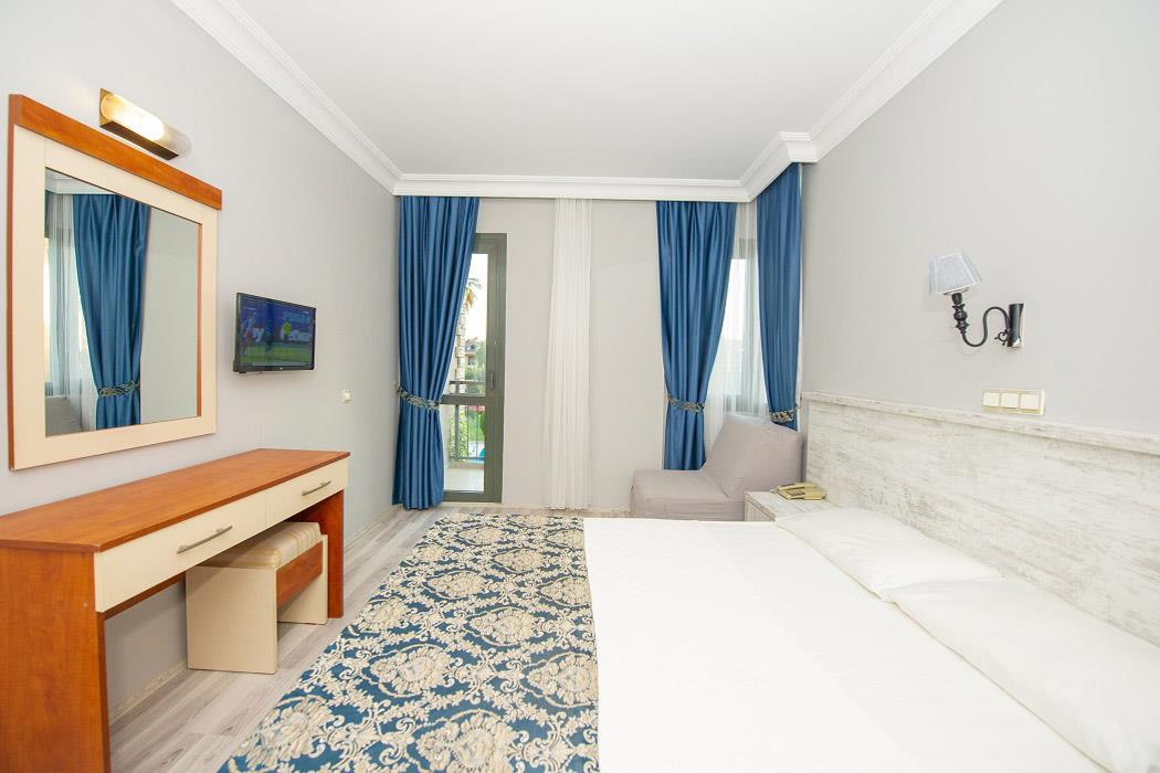 En fazla 3 yetişkin.