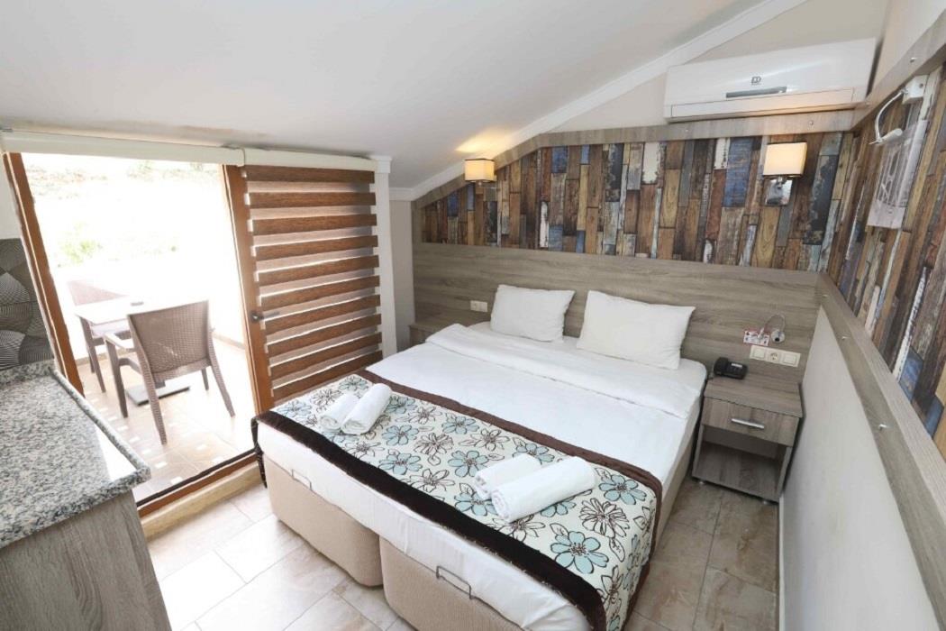 En fazla 2 yetişkin.