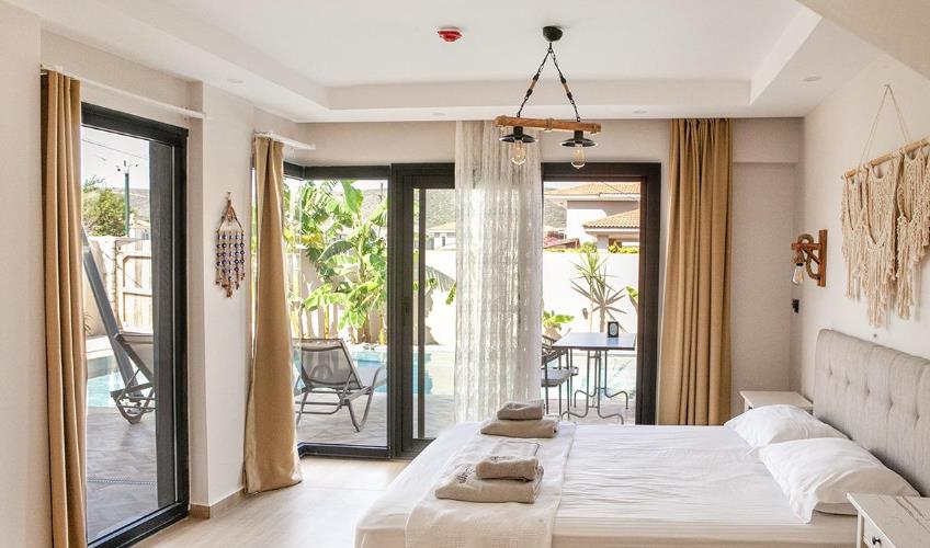 En fazla 4 yetişkin + 2 çocuk + 1 bebek (0-2 yaş) veya 3 yetişkin + 2 çocuk + 1 bebek (0-2 yaş).