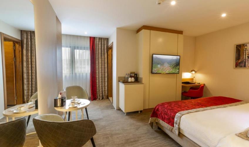 En fazla 2 yetişkin.