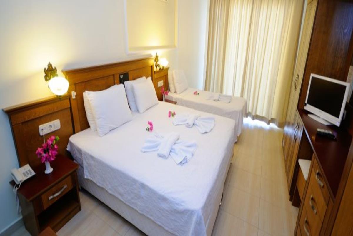 En fazla 3 yetişkin veya 2 yetişkin + 1 çocuk.