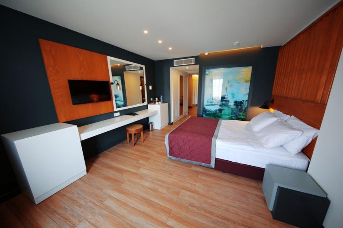 En az 2 yetişkin, En fazla 2 yetişkin + 2 çocuk.