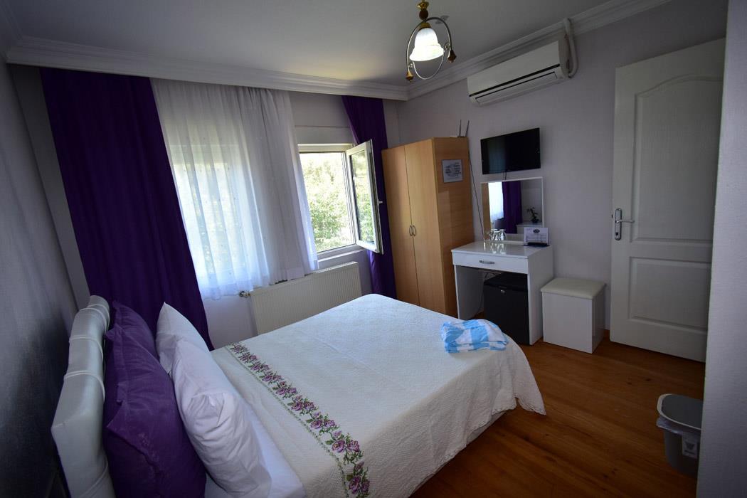 En az 2 yetişkin, En fazla 2 yetişkin.