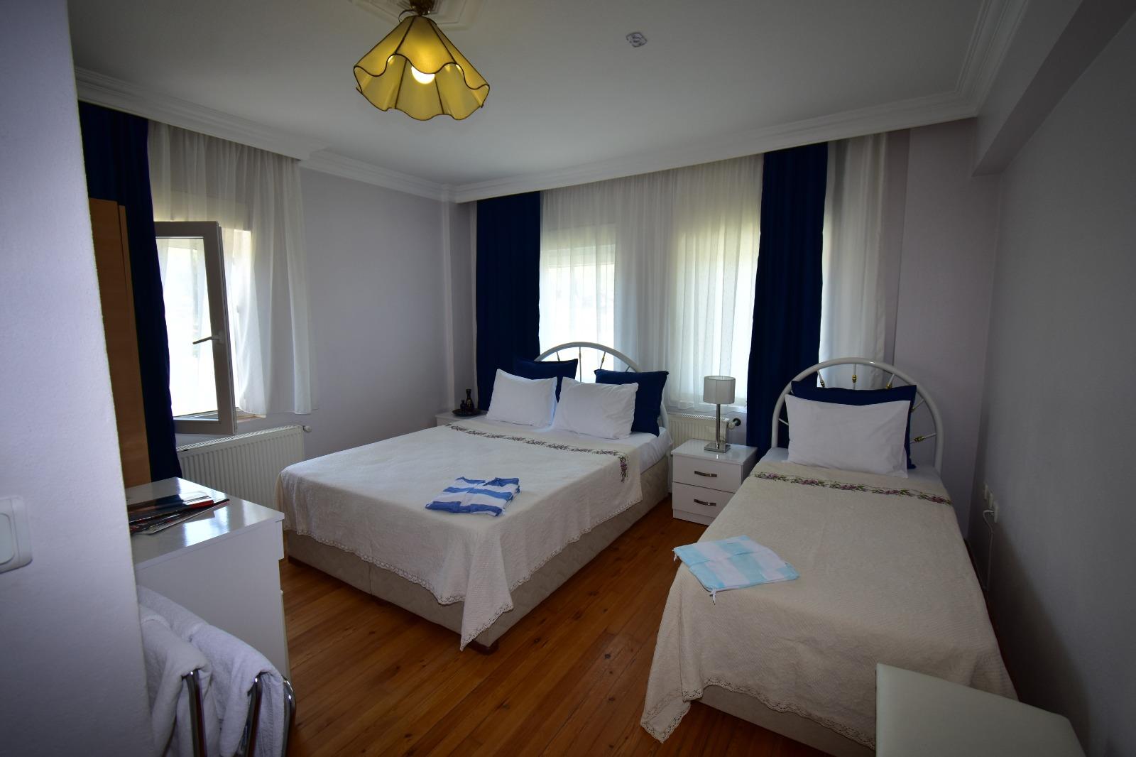 En fazla 2 yetişkin.