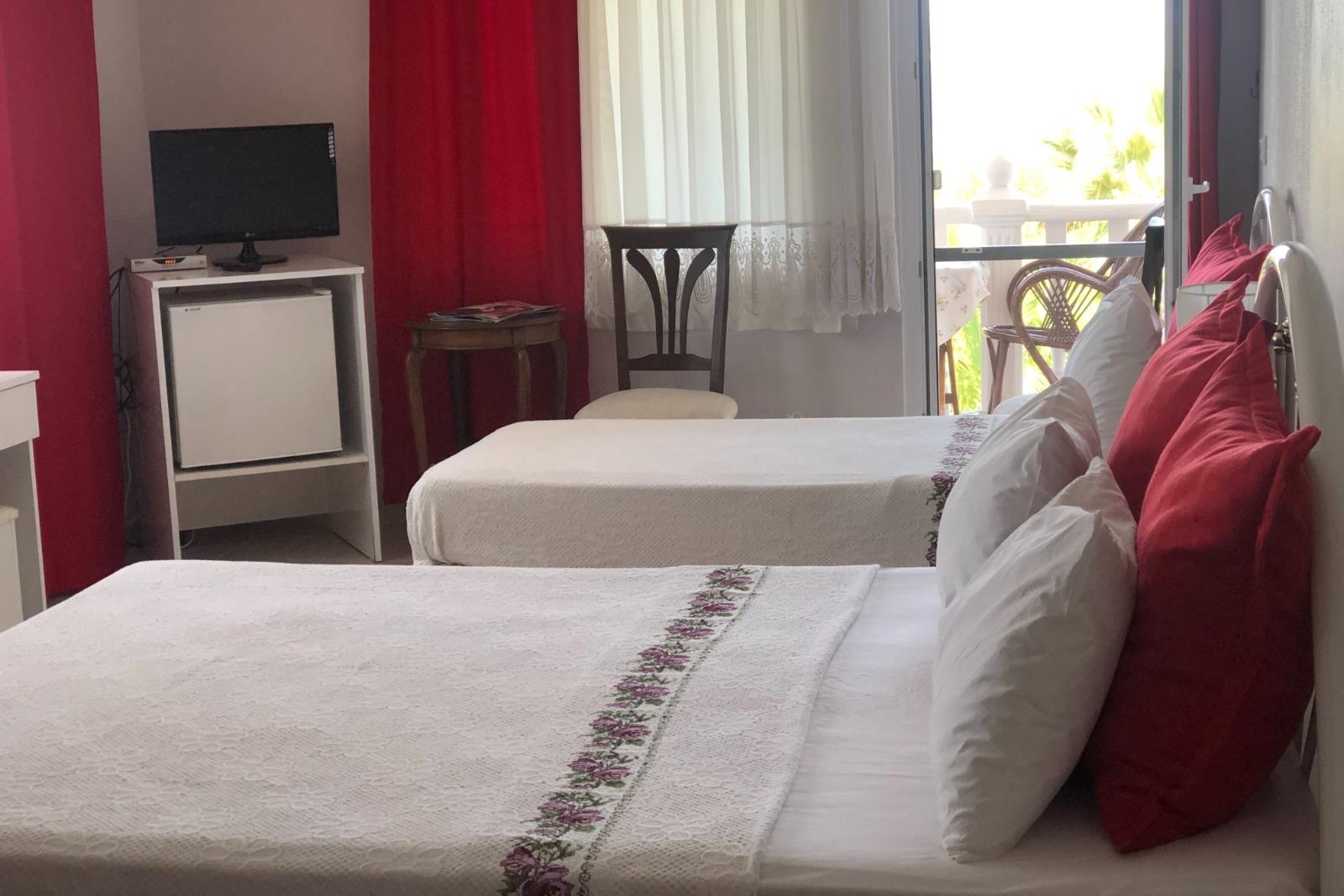 En fazla 2 yetişkin.