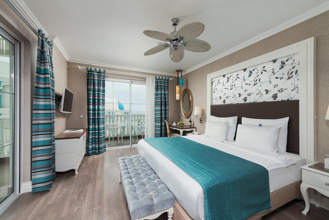 En az 2 yetişkin, En fazla 4 yetişkin veya 3 yetişkin + 1 çocuk.