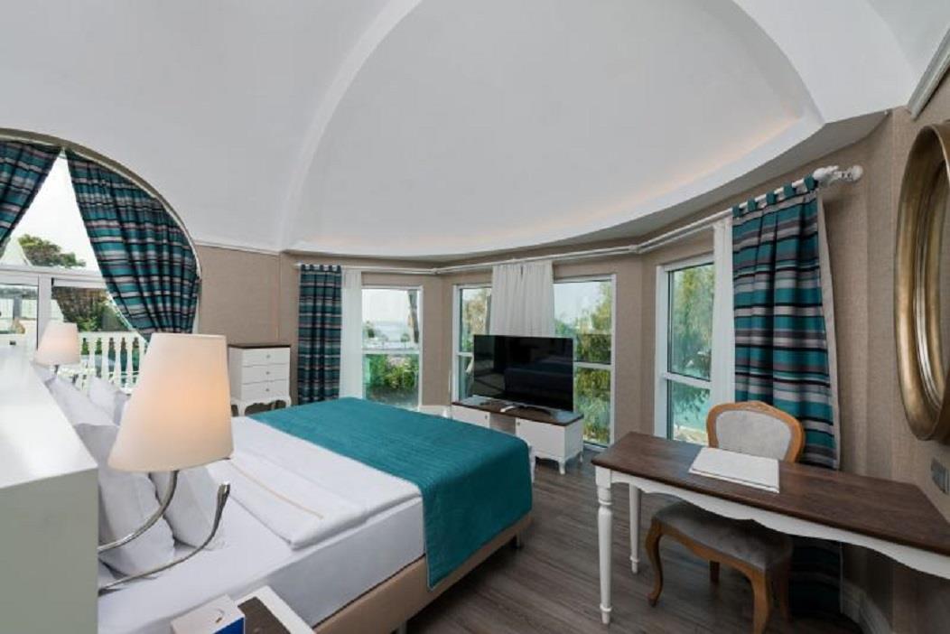 En az 3 yetişkin, En fazla 5 yetişkin.