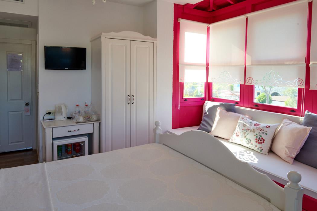 En fazla 2 yetişkin.