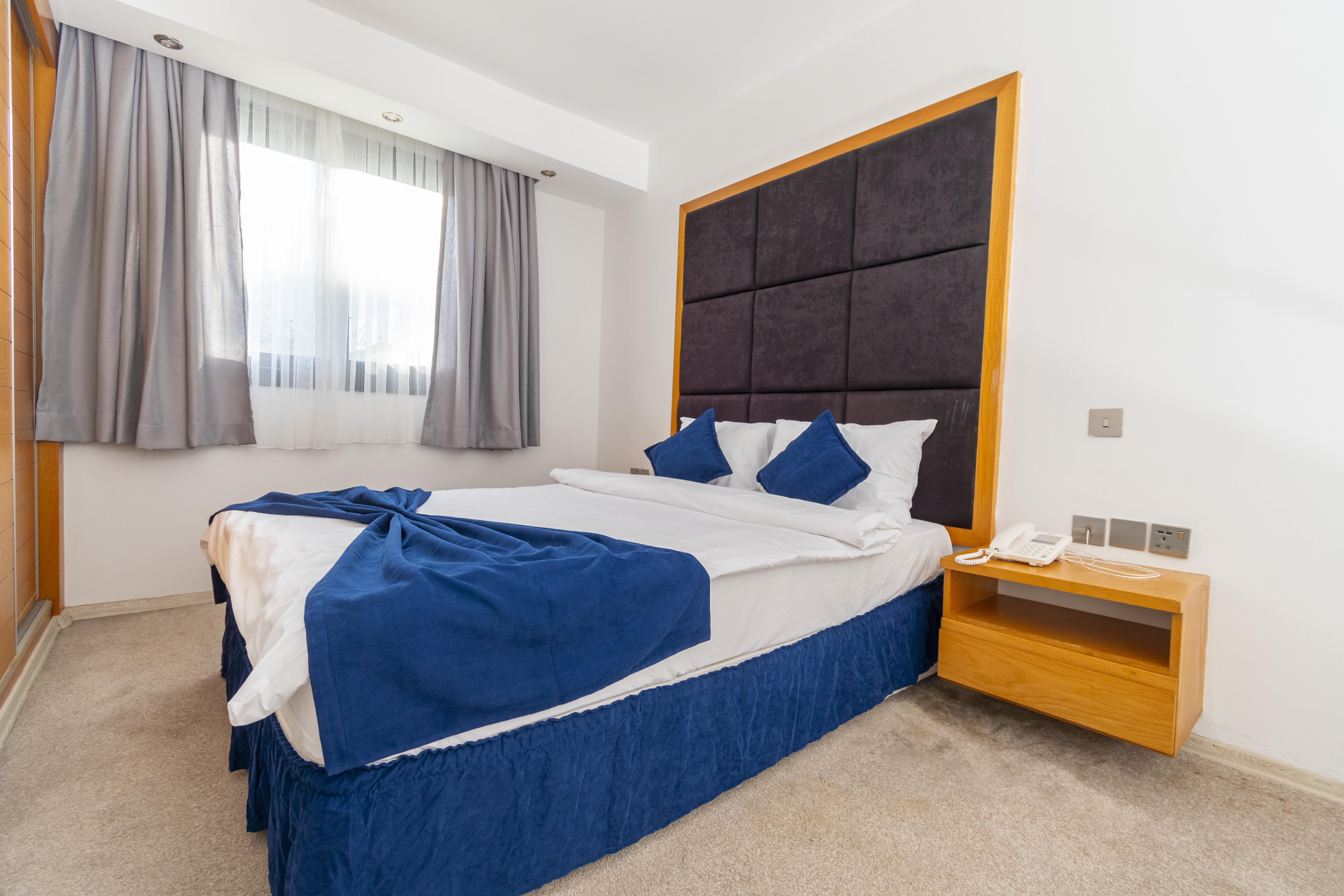 En fazla 2 yetişkin + 1 çocuk veya 1 yetişkin + 1 çocuk.