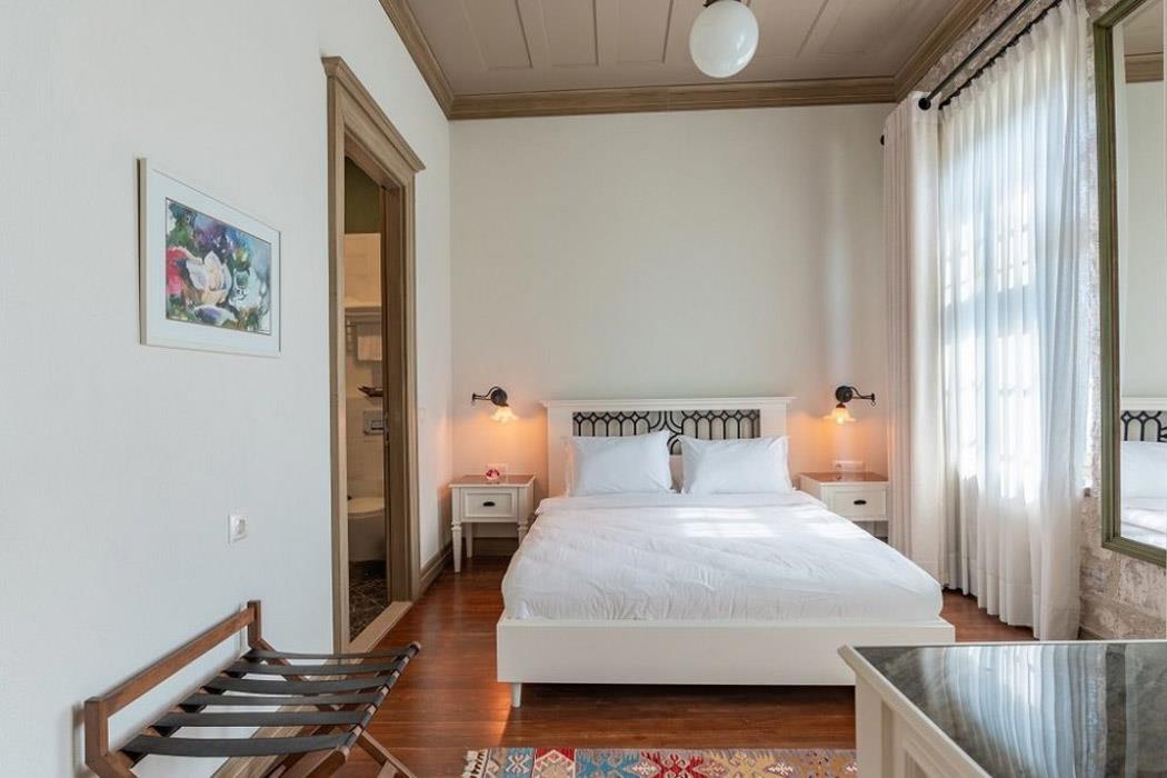 En fazla 2 yetişkin.