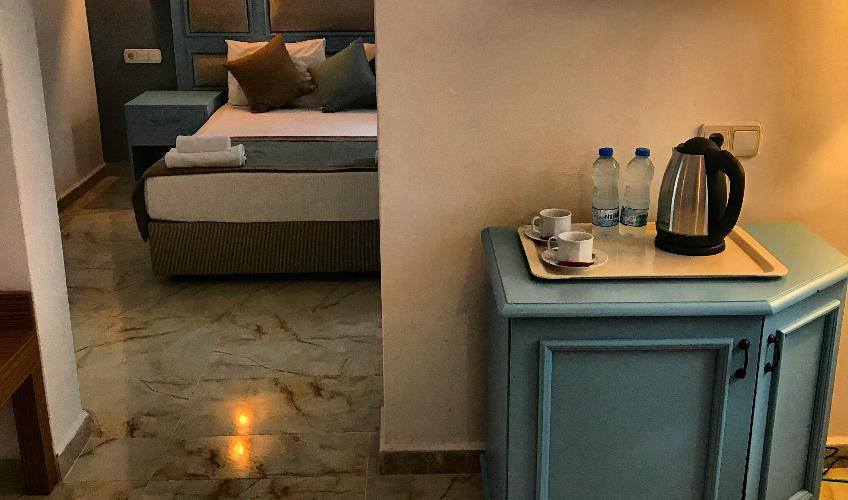 En az 2 yetişkin, En fazla 4 yetişkin + 1 bebek (0-2 yaş) veya 3 yetişkin + 1 çocuk + 1 bebek (0-2 yaş).