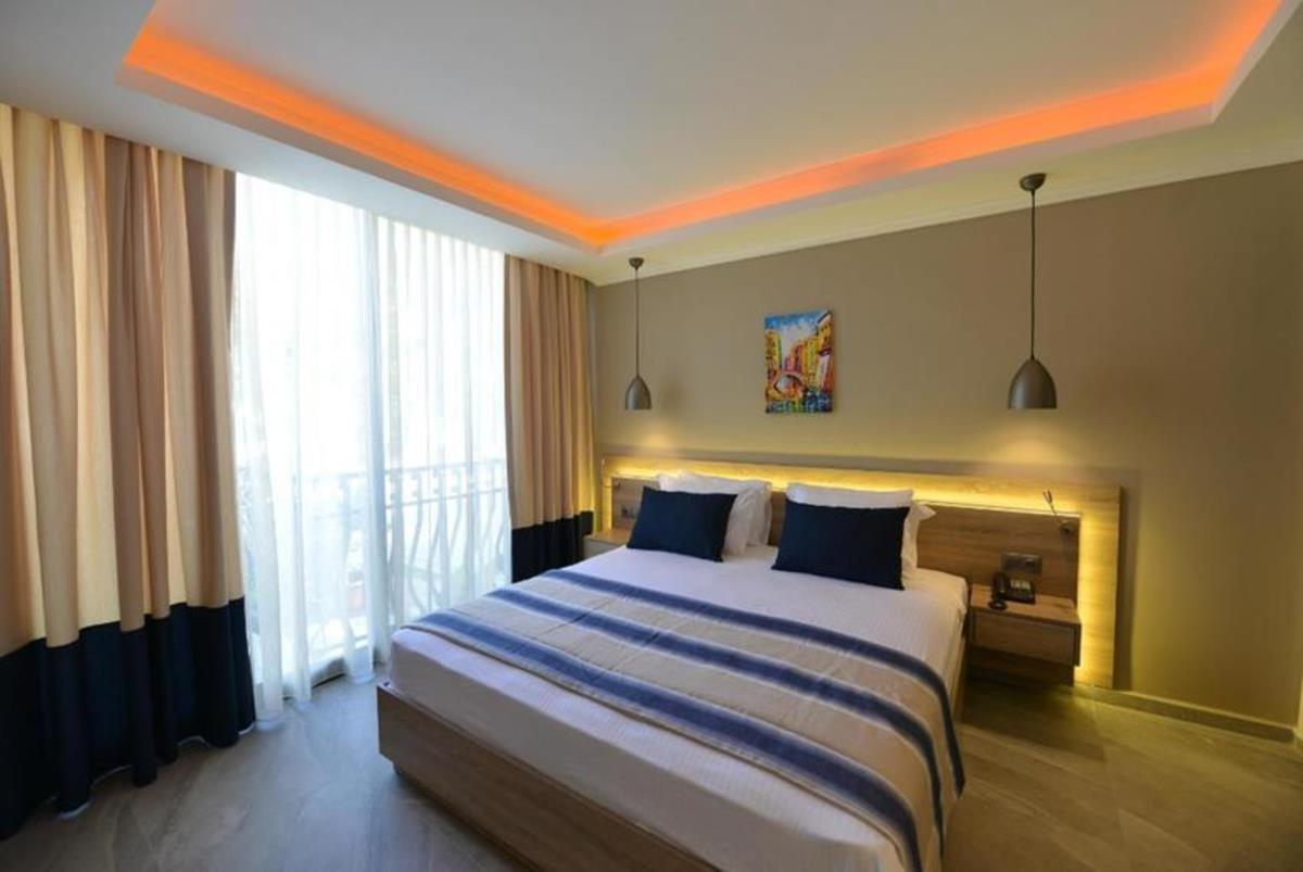 En fazla 2 yetişkin + 1 çocuk veya 1 yetişkin + 1 çocuk.