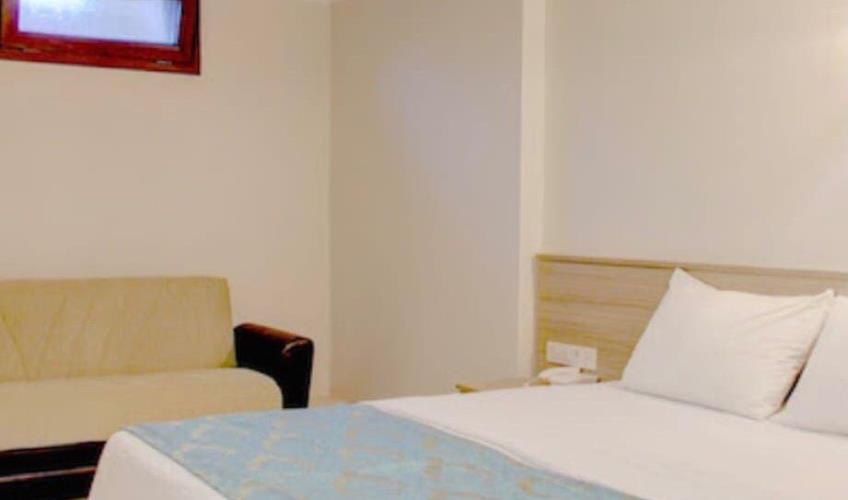 En fazla 3 yetişkin veya 2 yetişkin + 1 çocuk.