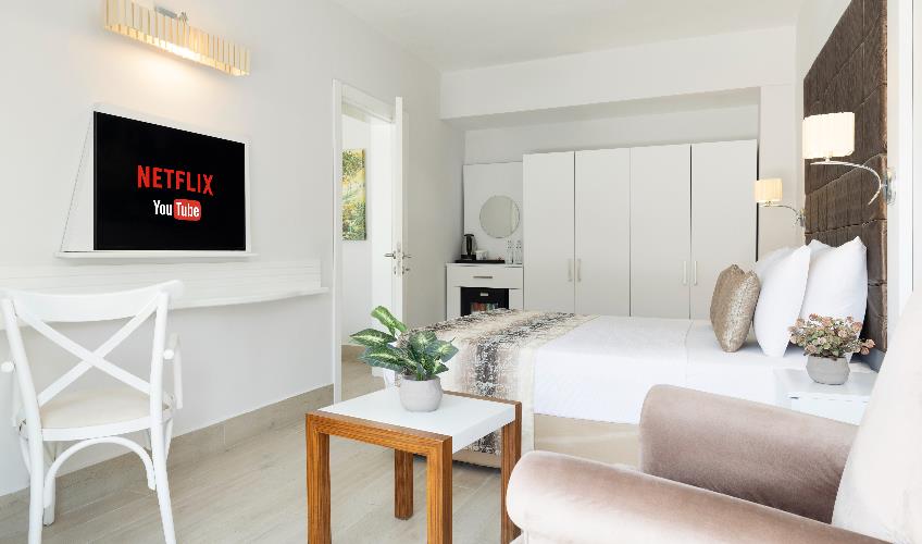 En fazla 3 yetişkin.