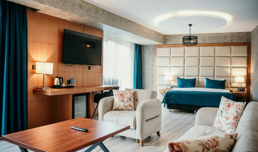 En fazla 2 yetişkin.