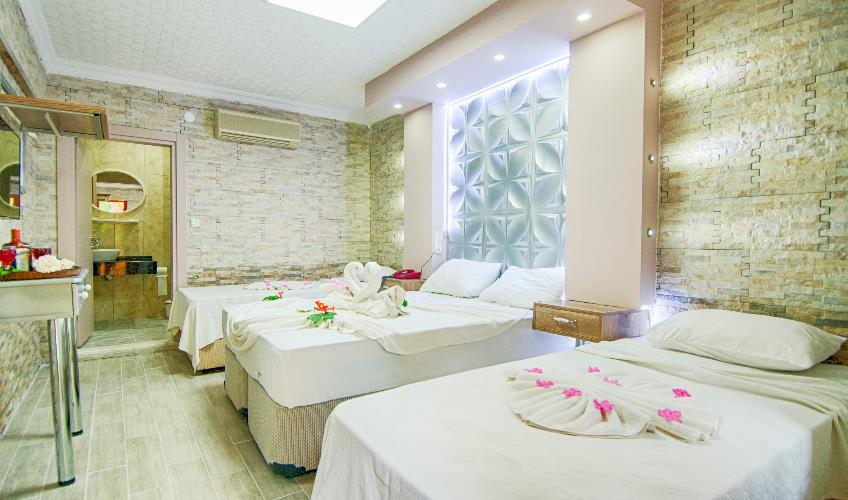 En fazla 2 yetişkin + 2 çocuk + 1 bebek (0-2 yaş) veya 1 yetişkin + 2 çocuk + 1 bebek (0-2 yaş).