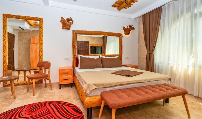 En fazla 2 yetişkin.