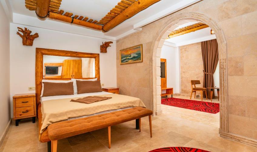 En fazla 2 yetişkin + 1 çocuk veya 1 yetişkin + 1 çocuk.