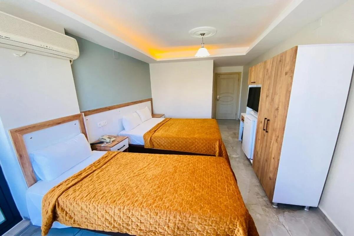 En az 2 yetişkin, En fazla 3 yetişkin veya 2 yetişkin + 1 çocuk.