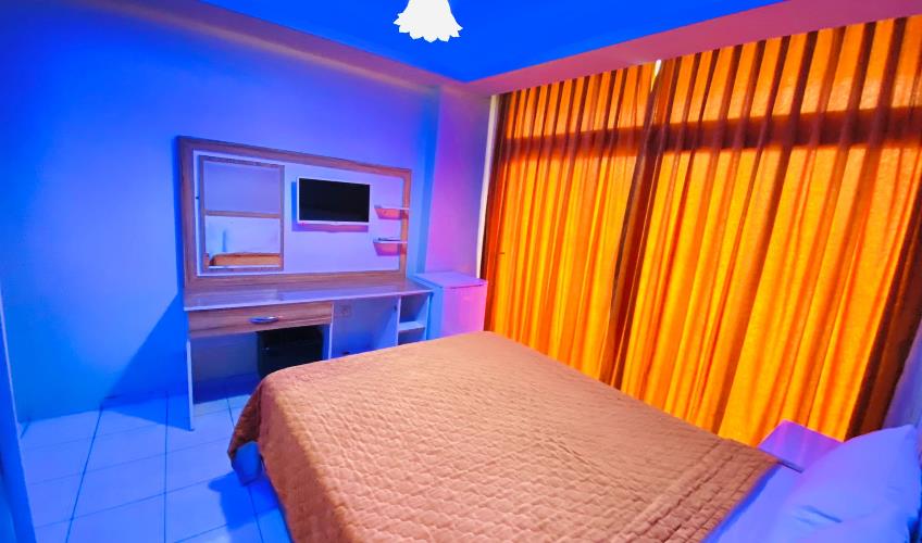 En fazla 2 yetişkin.