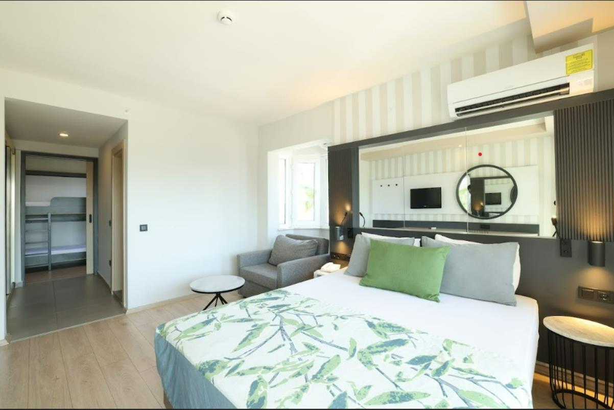 En az 2 yetişkin, En fazla 2 yetişkin + 2 çocuk.