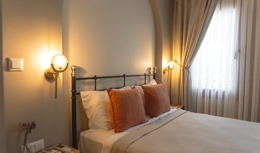 En fazla 2 yetişkin.