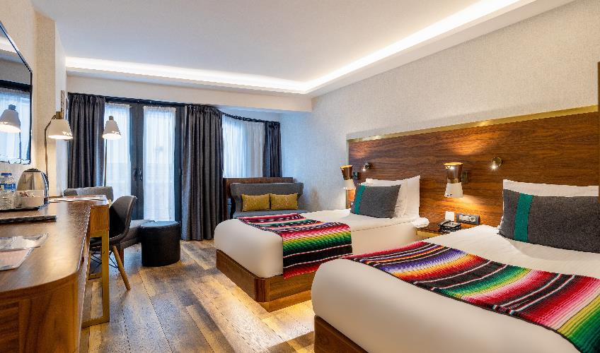 En fazla 2 yetişkin.