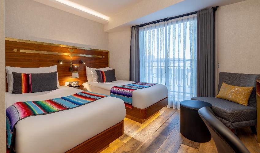 En fazla 2 yetişkin.