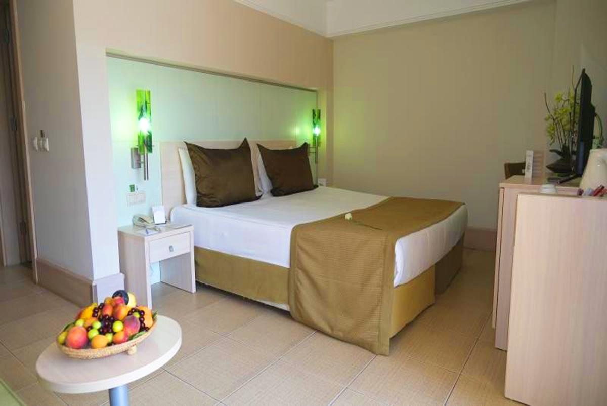 En fazla 3 yetişkin veya 2 yetişkin + 1 çocuk.