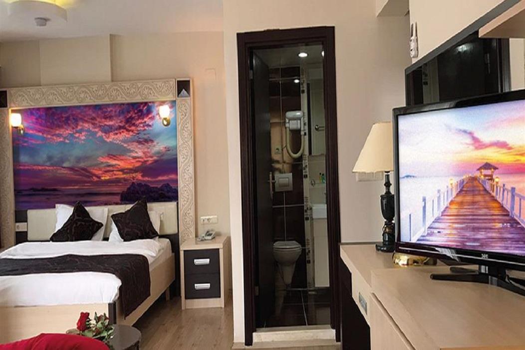 En az 2 yetişkin, En fazla 4 yetişkin veya 3 yetişkin + 1 çocuk.