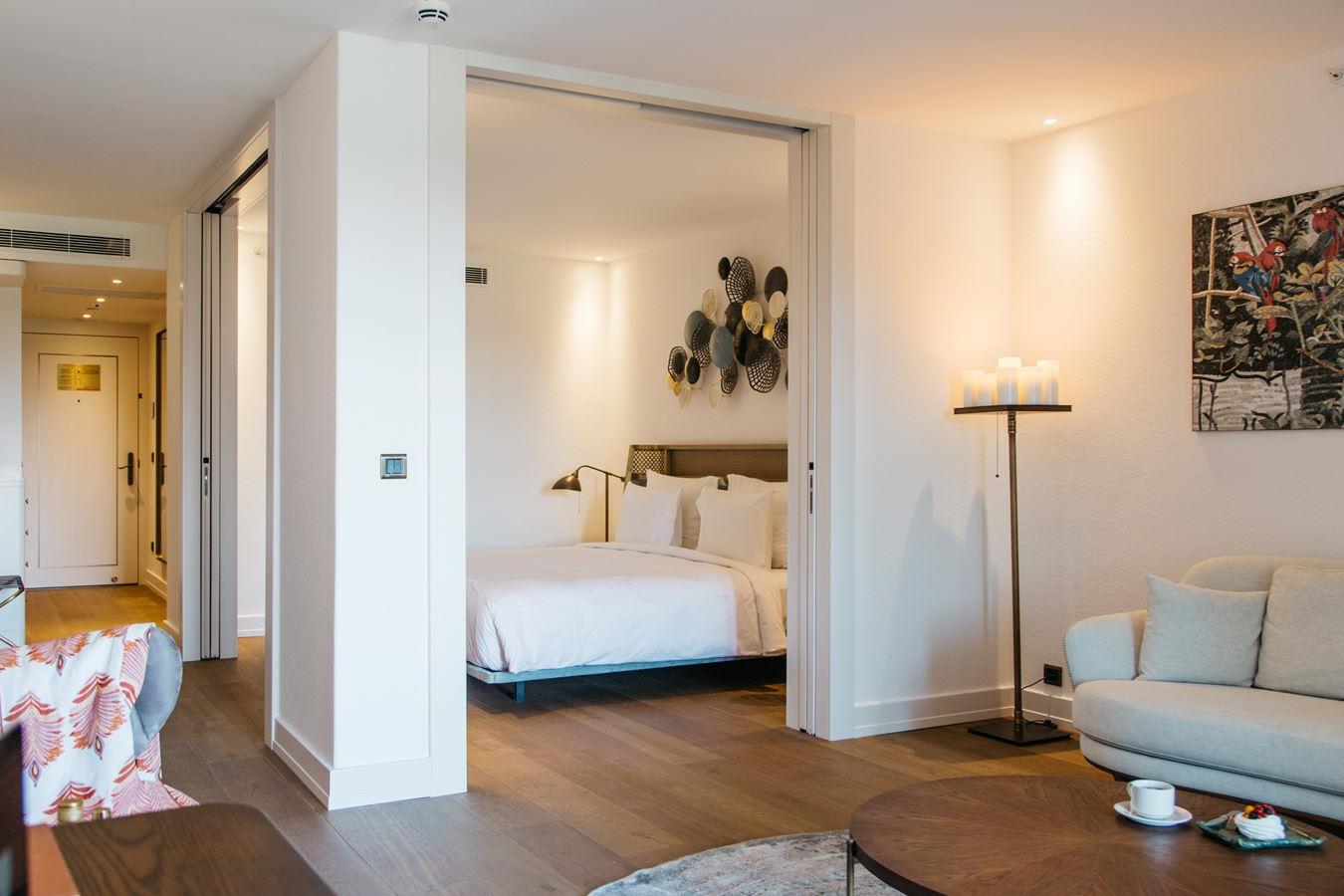 En fazla 4 yetişkin.