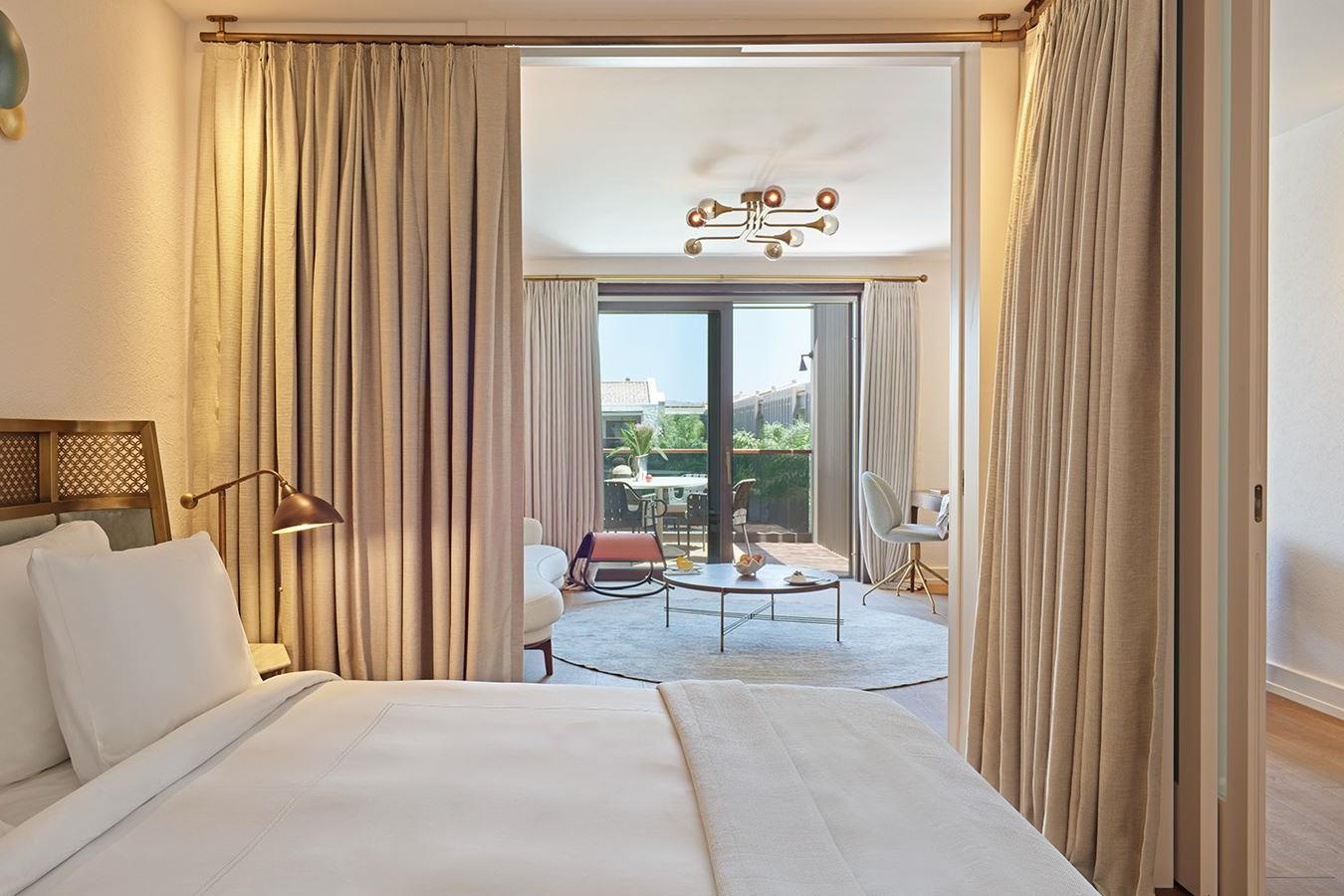 En fazla 4 yetişkin.