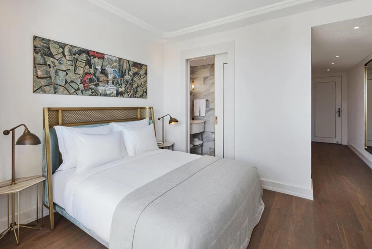 En fazla 2 yetişkin.