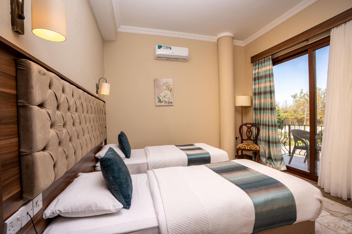 En fazla 2 yetişkin.