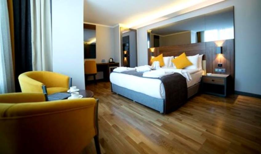 En fazla 2 yetişkin.