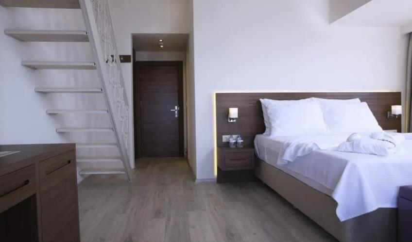 En az 2 yetişkin, En fazla 4 yetişkin.