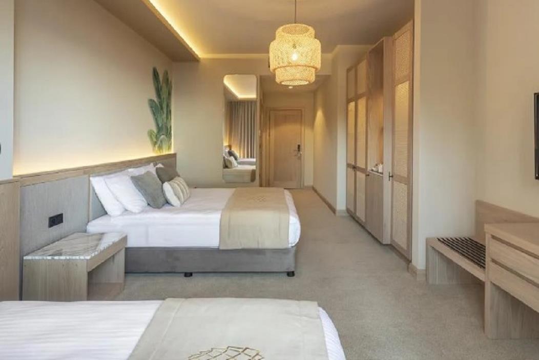 En fazla 3 yetişkin veya 2 yetişkin + 1 çocuk.