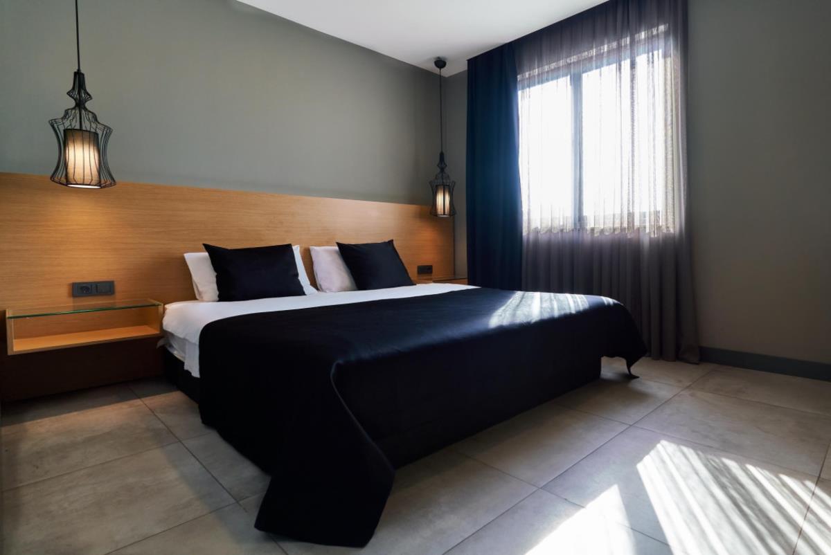 En fazla 2 yetişkin.