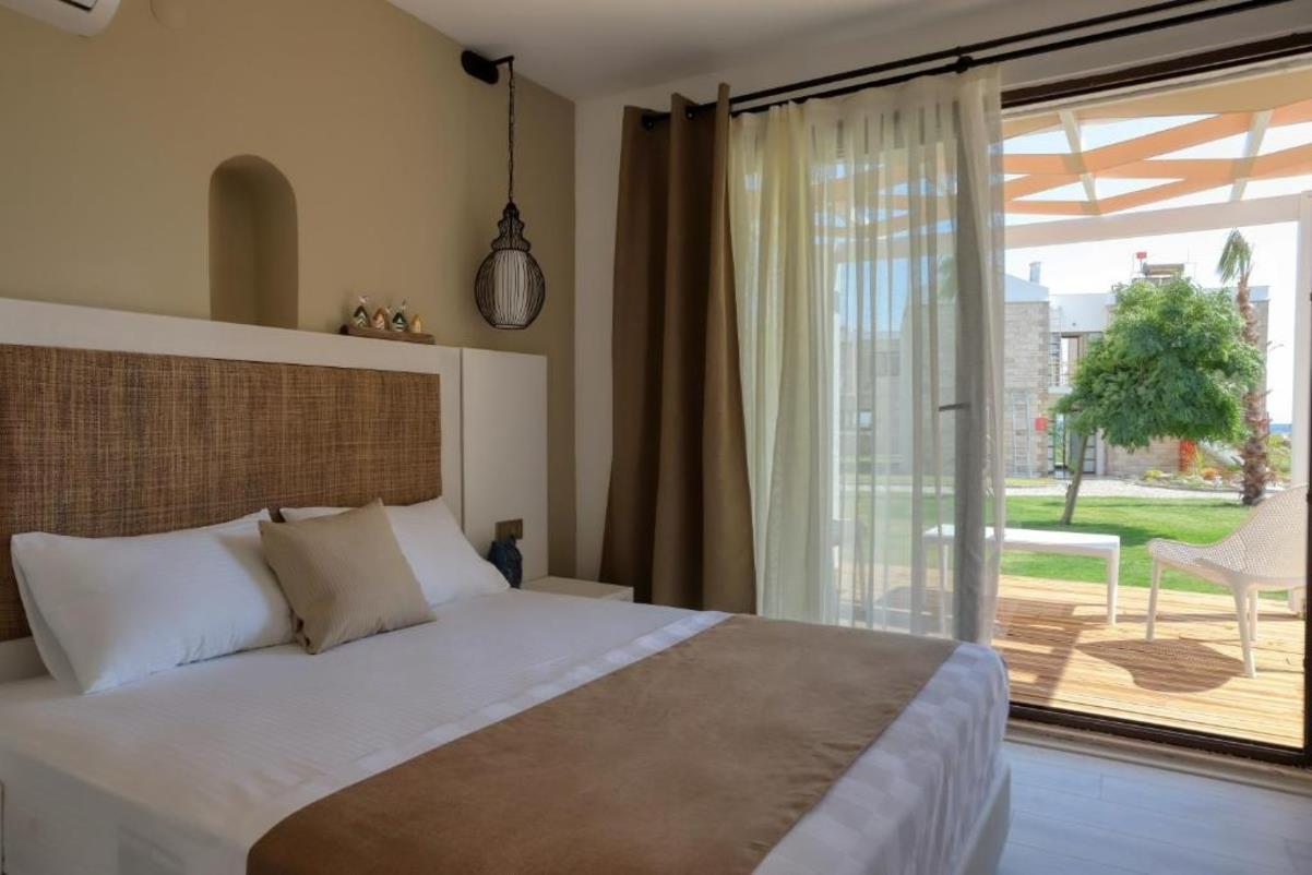 En fazla 3 yetişkin veya 2 yetişkin + 1 çocuk.