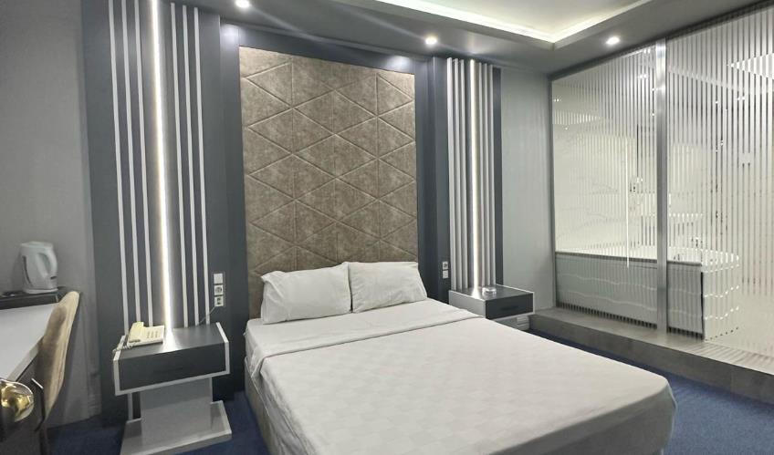 En fazla 2 yetişkin.