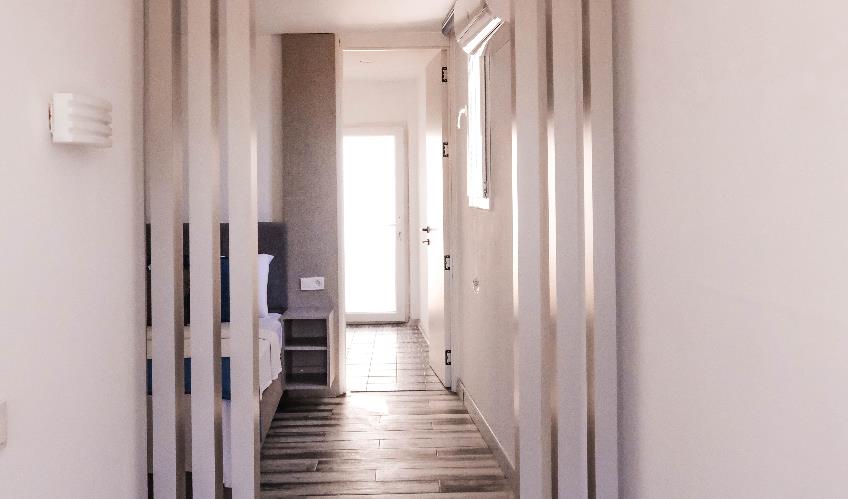 En az 2 yetişkin, En fazla 4 yetişkin.